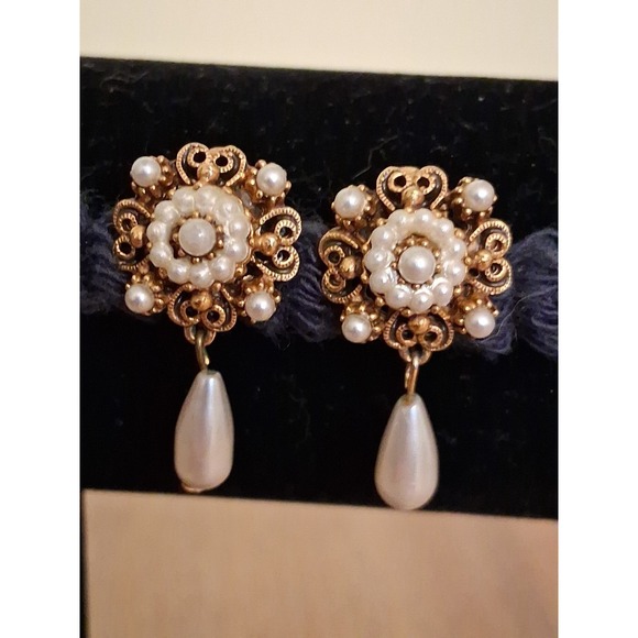 Florenza Jewelry - Vtg Florenza  Clip-On Earrings Faux Pearl Gold Tone.  Victorian Style.